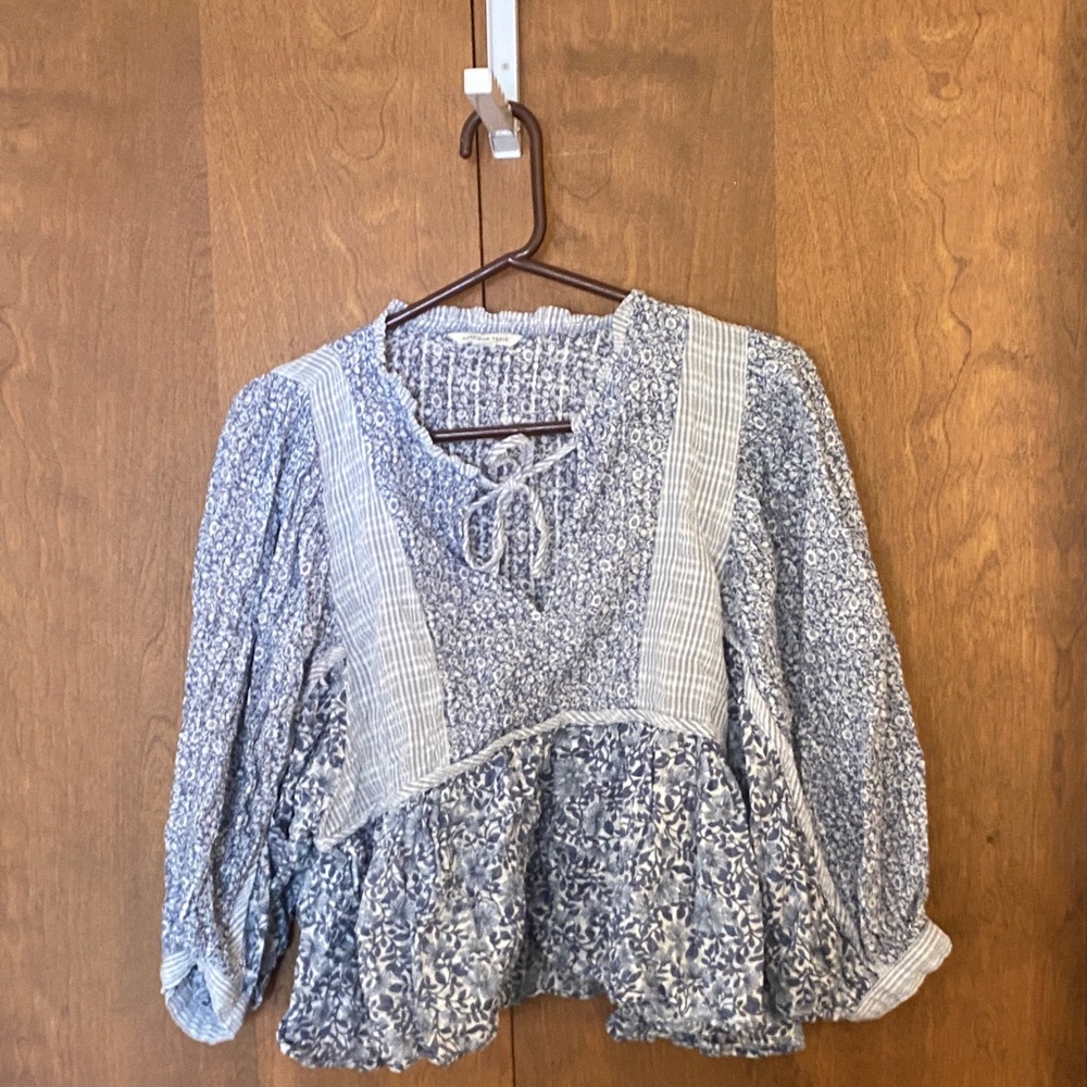 American Eagle Outfitters Blue Floral Blouse